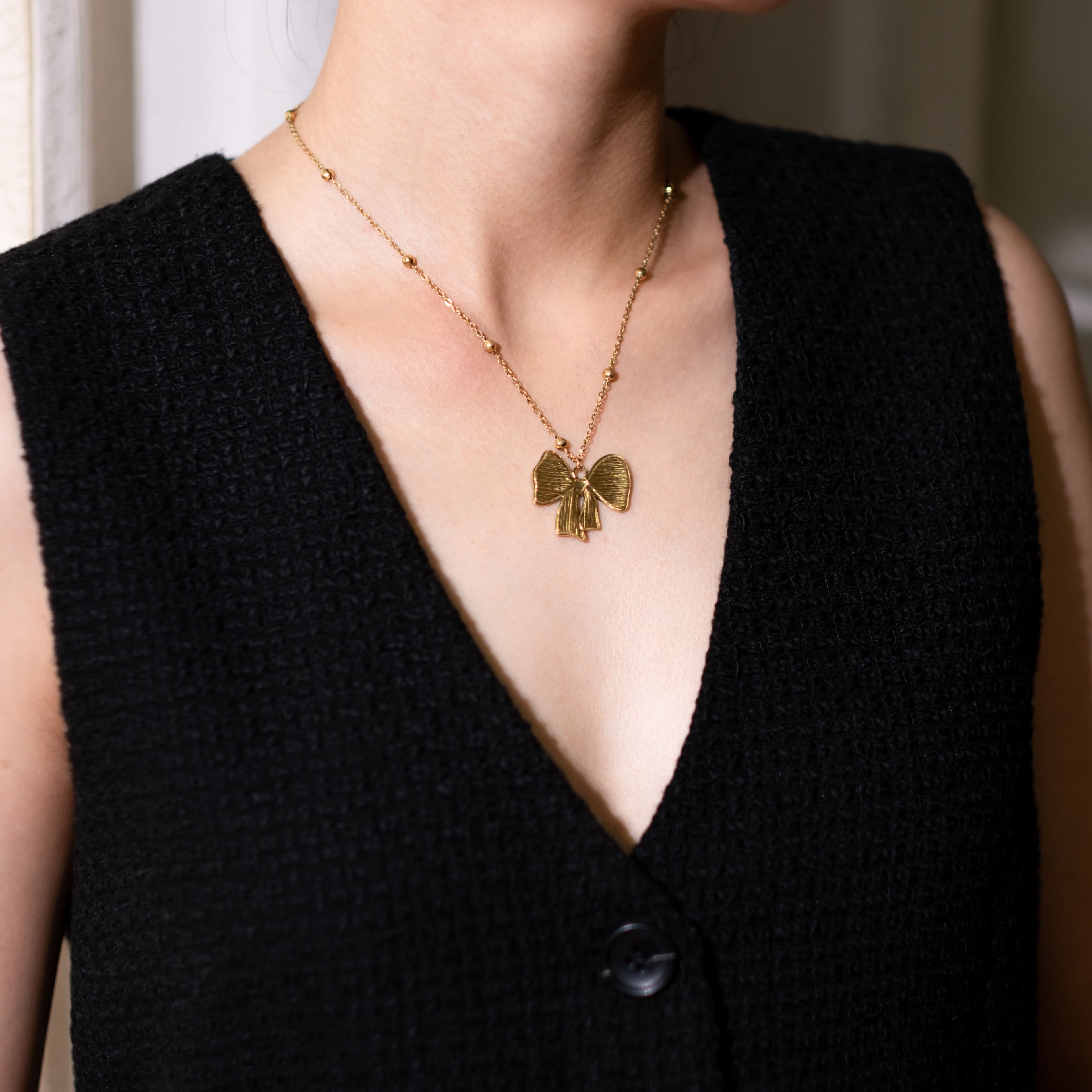 Golden Bow Necklace